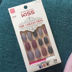 DIY glue on fake nails